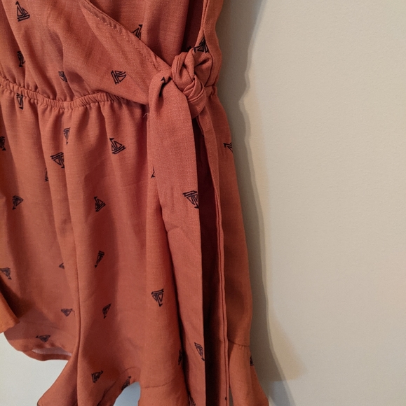 E & M Short Romper - Picture 3 of 4